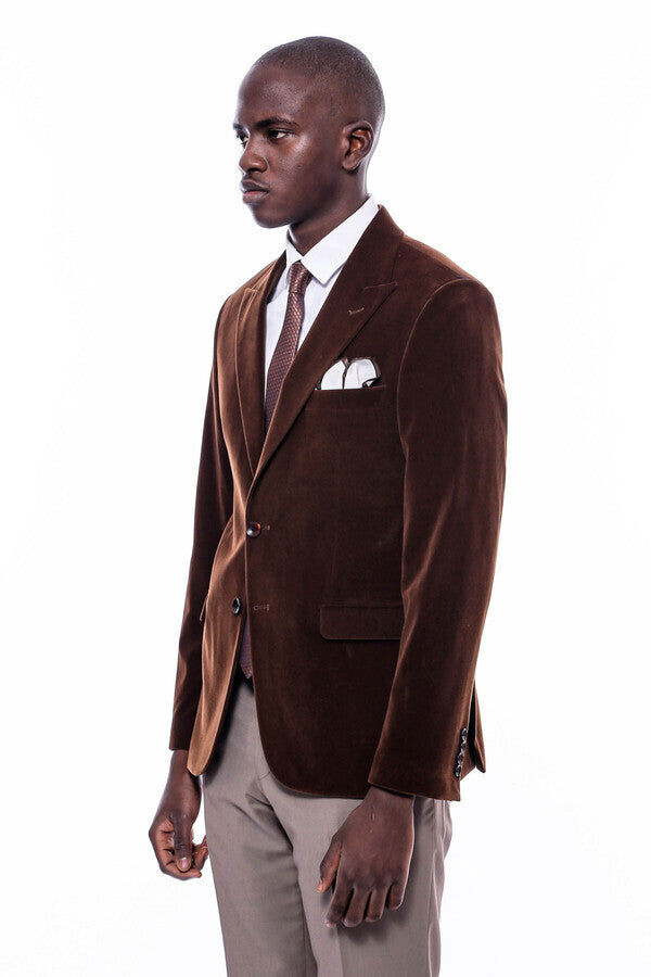 Wide Peak Lapel Velvet Brown Men Blazer - Wessi